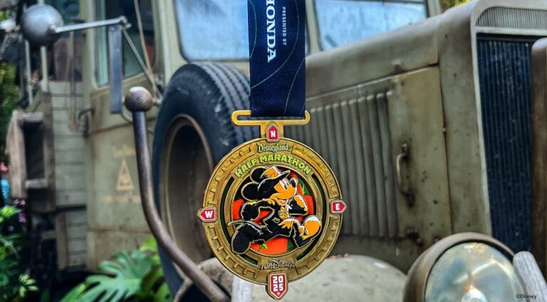 Uma Aventura Épica: Conheça as Medalhas do runDisney 2025 Disneyland Half Marathon Weekend